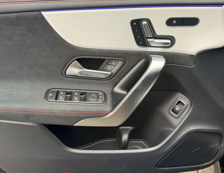 Mercedes-Benz CLA Sedan / Limuzína 2,0 l 110 kw