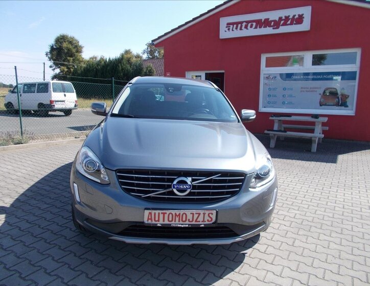 Volvo XC60 SUV / Terénní 2,0 l 110 kw