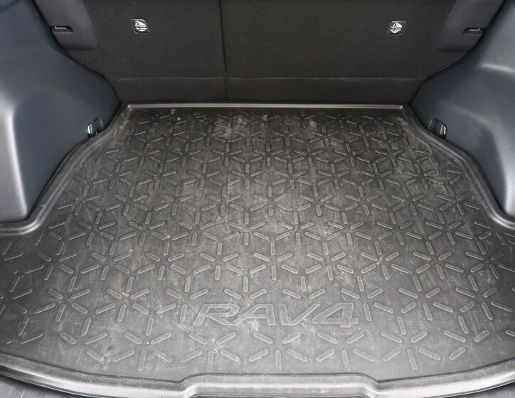 Toyota RAV4 Kombi 2,5 l 131 kw