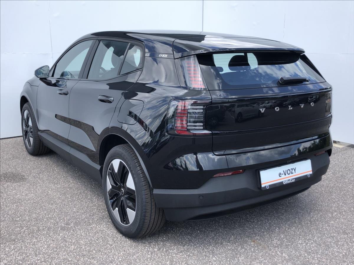 Volvo EX30 SUV / Terénní 0,0 200 kw