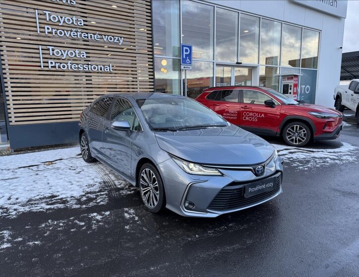 Toyota Corolla Sedan / Limuzína 1,8 l 72 kw