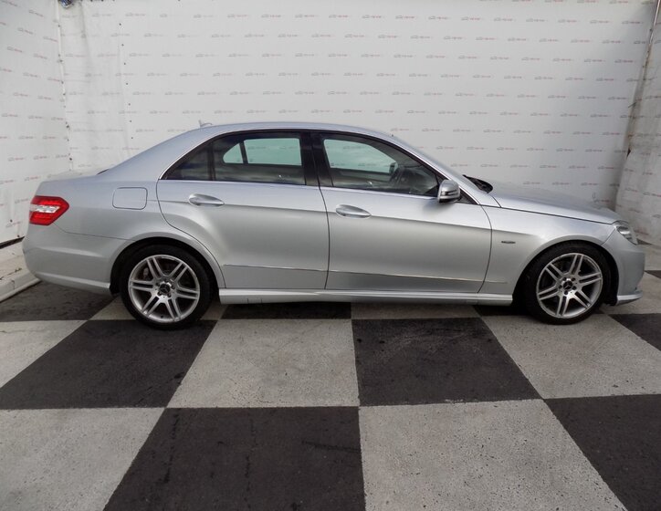 Mercedes-Benz Třídy E Sedan / Limuzína 2,1 l 125 kw