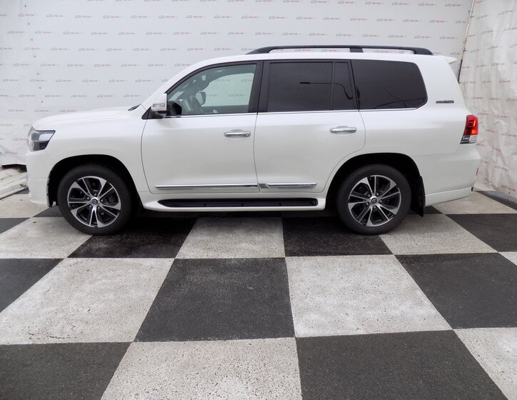 Toyota Land Cruiser 2