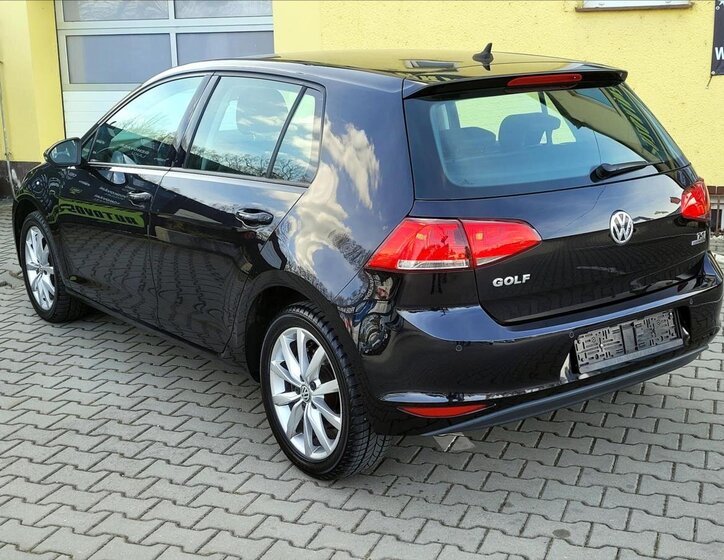 Volkswagen Golf 12