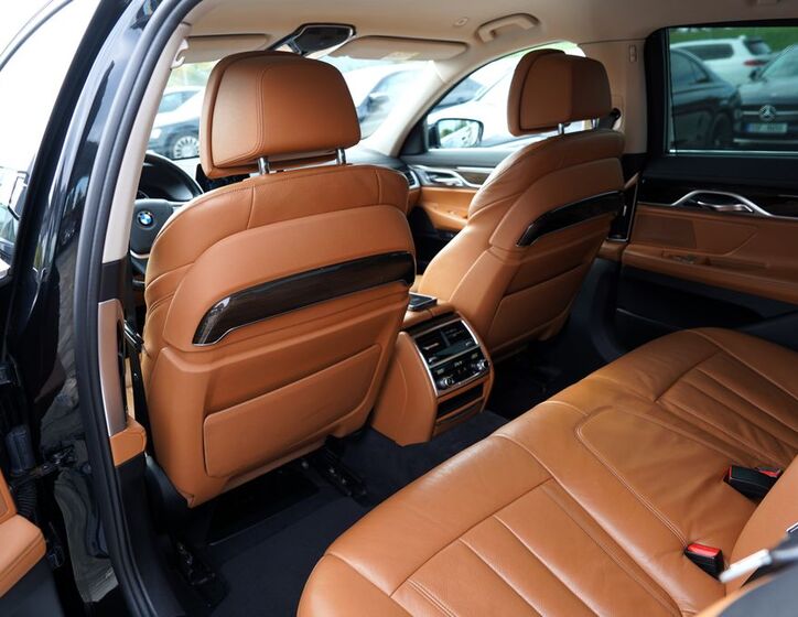 BMW Řada 7 31