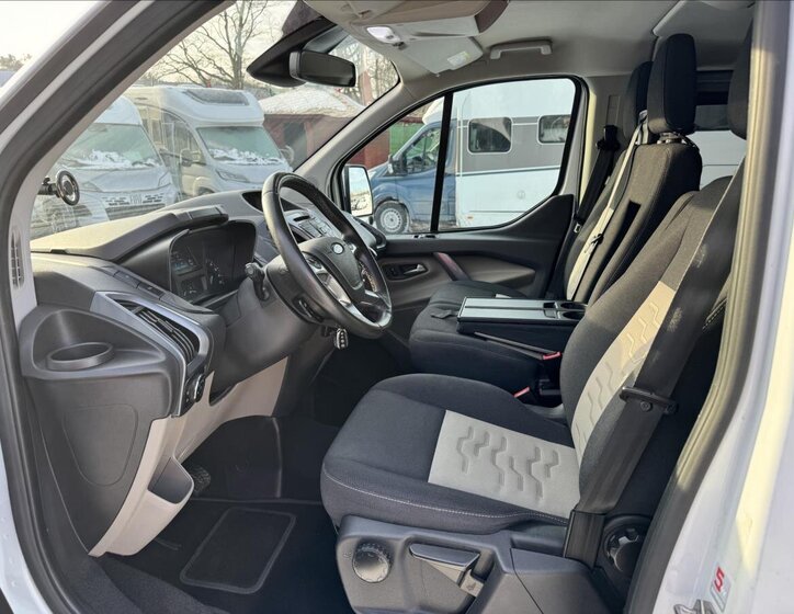 Ford Tourneo Custom 15