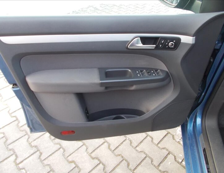 Volkswagen Touran MPV 1,6 l 77 kw