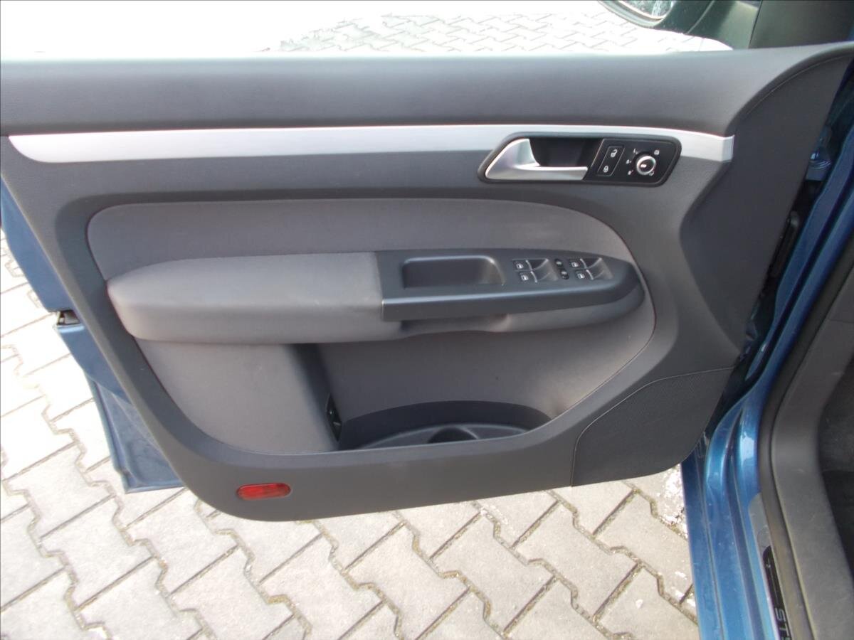 Volkswagen Touran MPV 1,6 l 77 kw