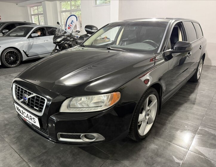 Volvo V70 3