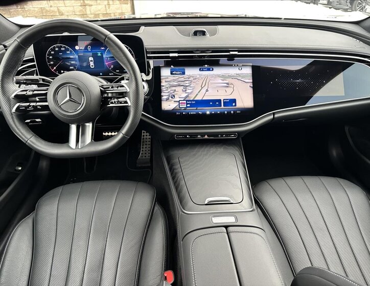 Mercedes-Benz Třídy E Sedan 3,0 l 270 kw