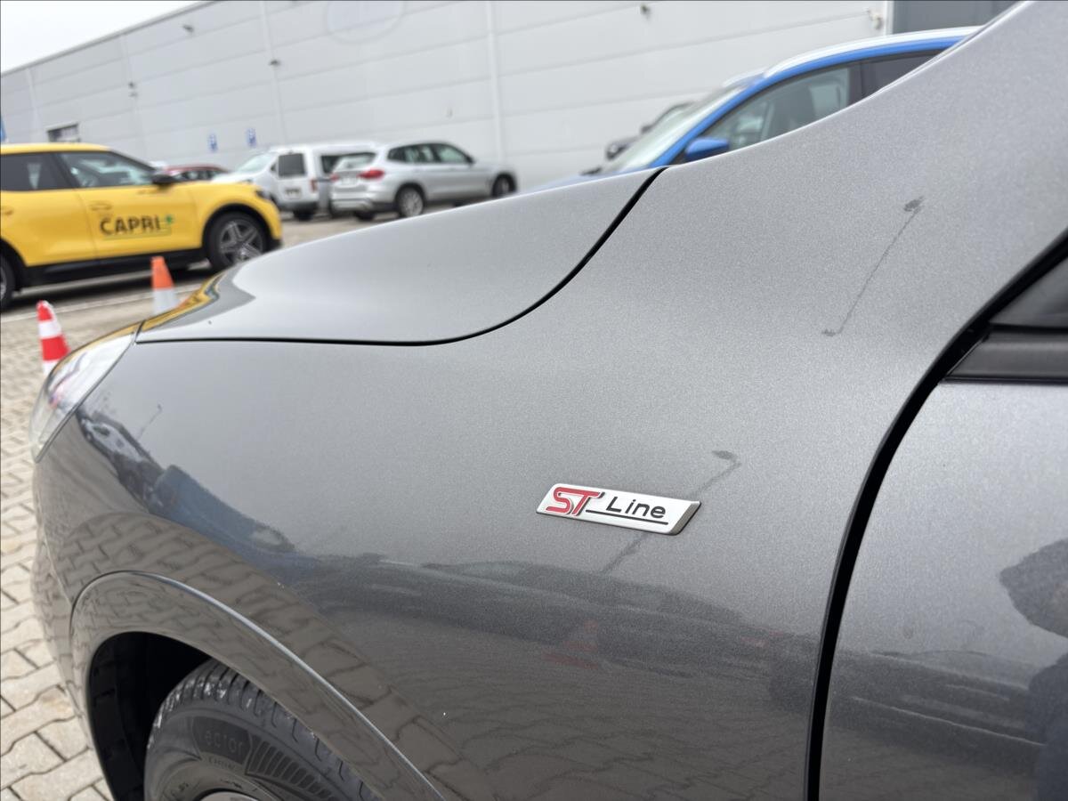 Ford Kuga SUV / Terénní 2,5 l 140 kw