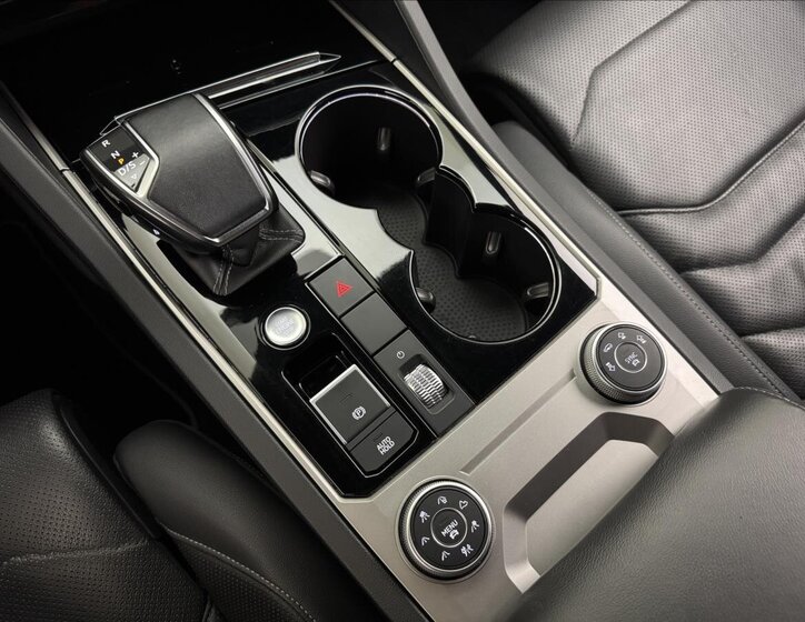 Volkswagen Touareg 31