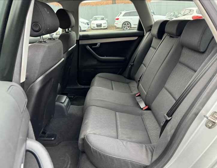 Audi A4 Kombi 2,0 l 103 kw