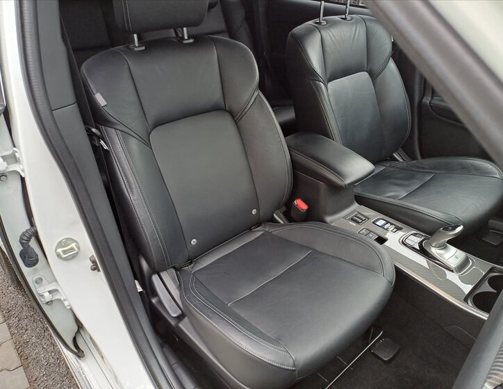 Mitsubishi Outlander Kombi 2,4 l 99 kw