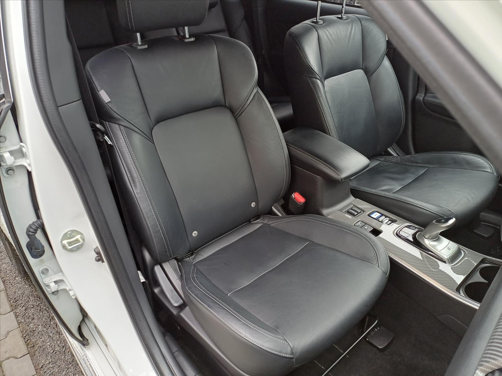 Mitsubishi Outlander Kombi 2,4 l 99 kw