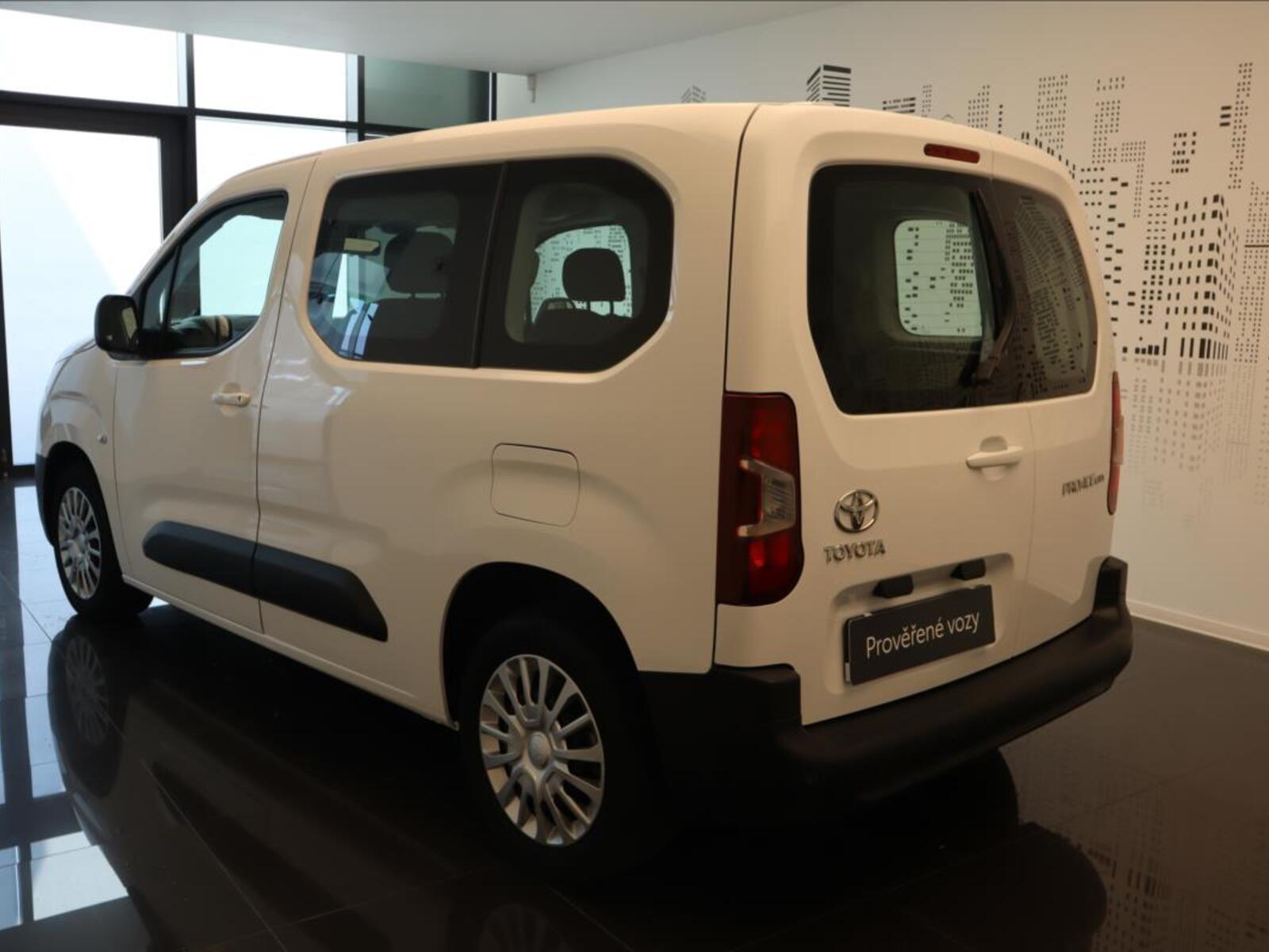 Toyota ProAce 6