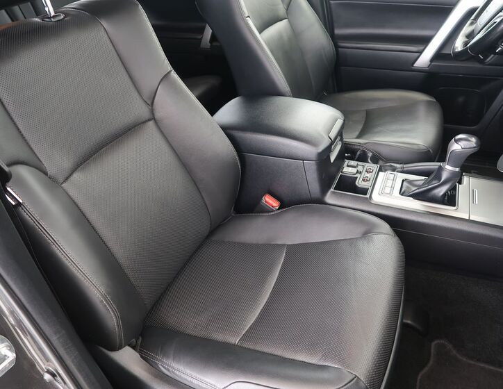 Toyota Land Cruiser 15