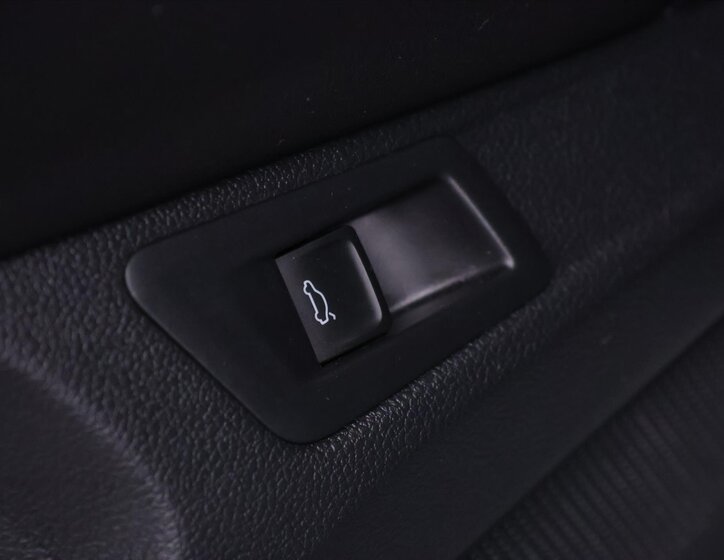 Volkswagen T-Roc SUV / Terénní 1,5 l 110 kw