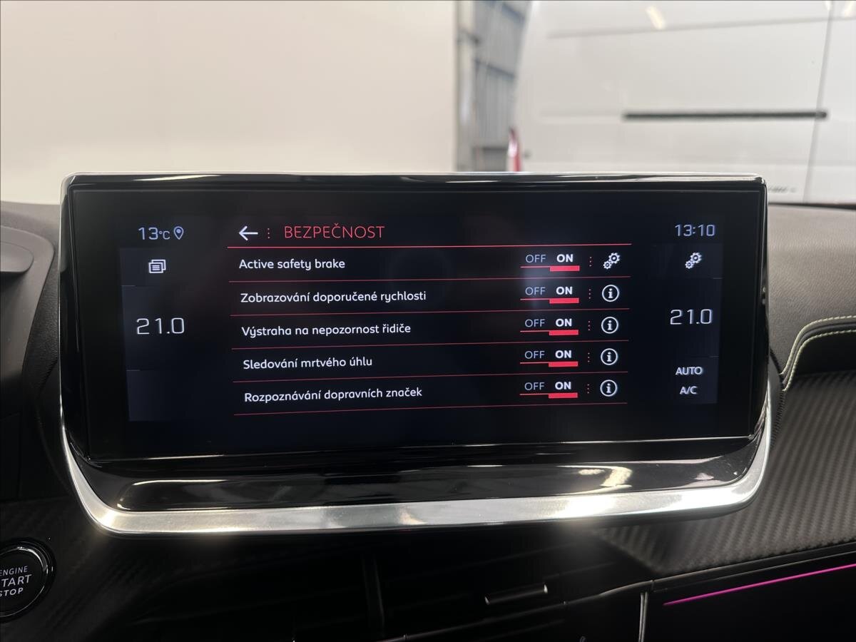 Peugeot 2008 SUV / Terénní 1,2 l 114 kw