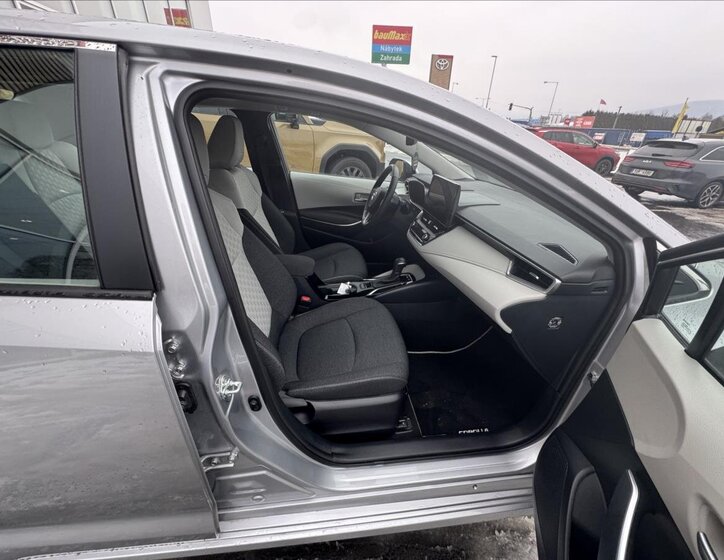 Toyota Corolla Sedan / Limuzína 1,8 l 72 kw