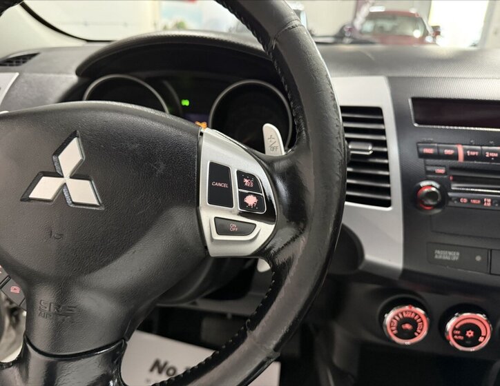 Mitsubishi Outlander SUV / Terénní 2,2 l 115 kw