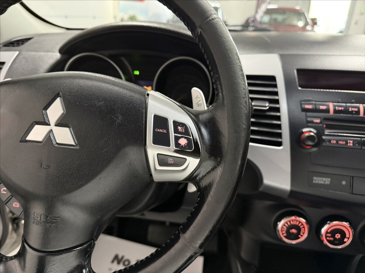 Mitsubishi Outlander SUV / Terénní 2,2 l 115 kw