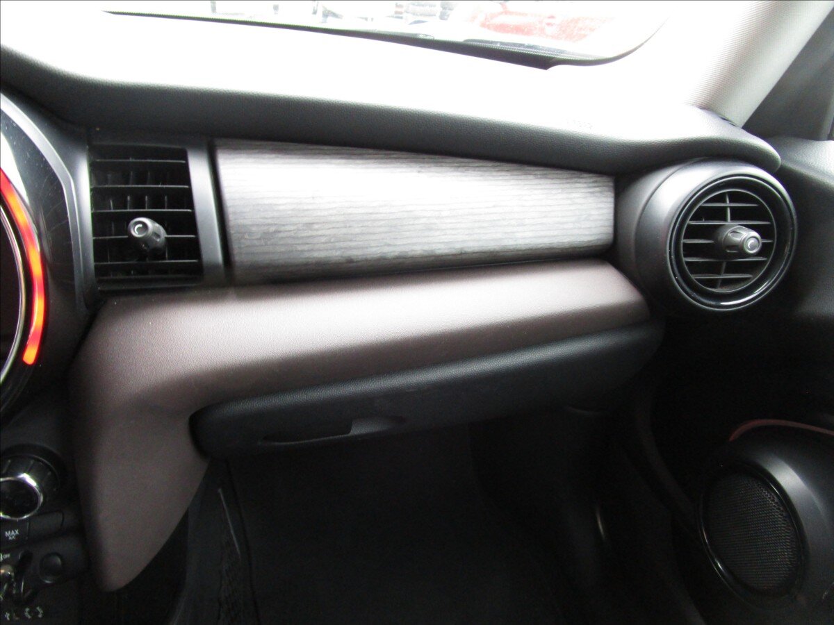 Mini Cooper Hatchback 1,5 l 85 kw