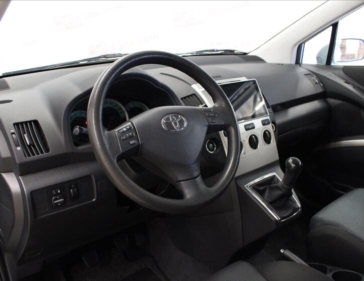 Toyota Corolla Verso Kombi 1,8 l 95 kw