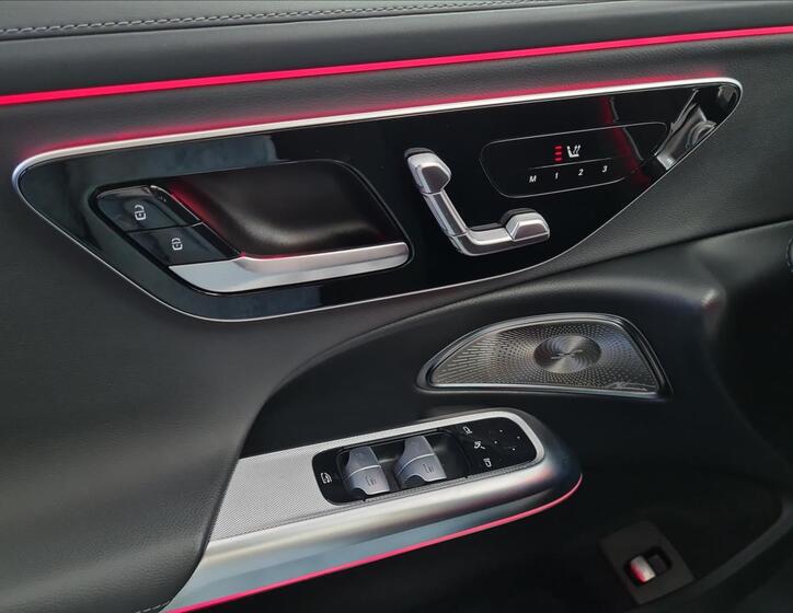 Mercedes-Benz Třídy E 12