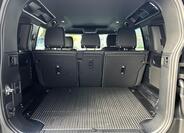 Land Rover Defender 6