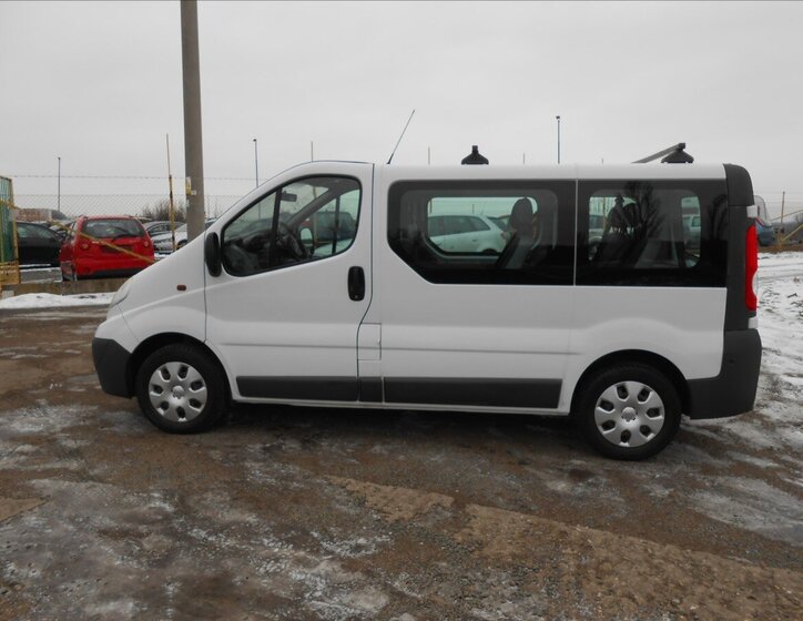 Opel Vivaro Kombi 2,0 l 84 kw