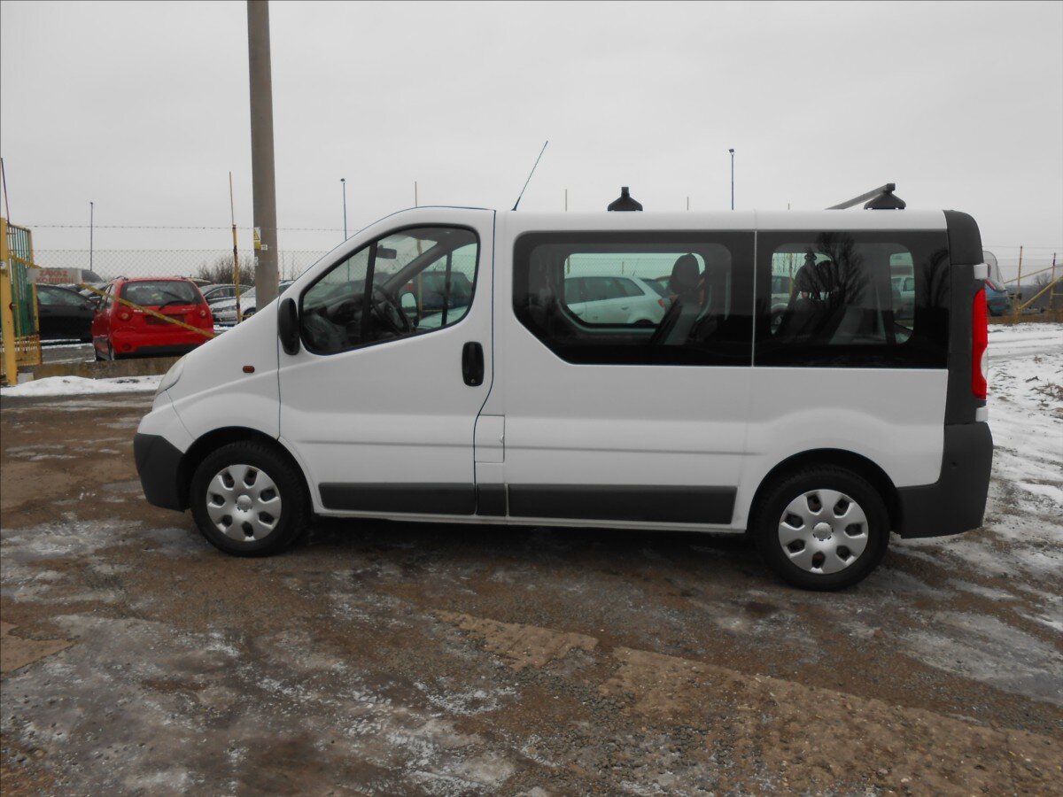 Opel Vivaro Kombi 2,0 l 84 kw