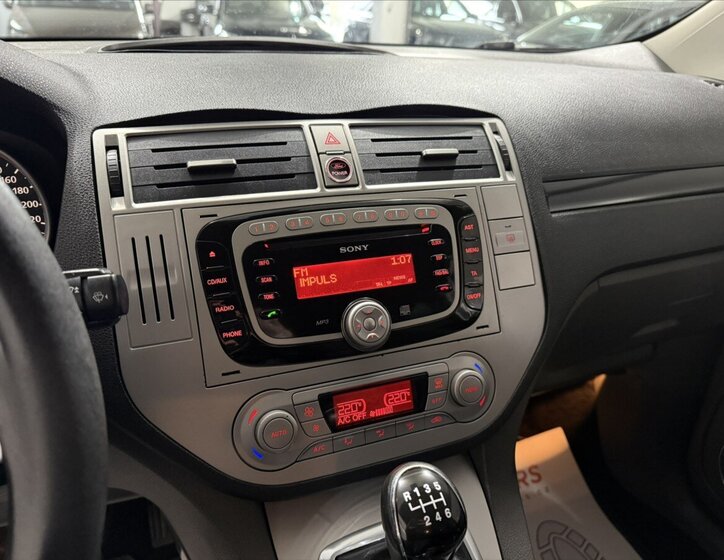 Ford Kuga SUV / Terénní 2,0 l 100 kw