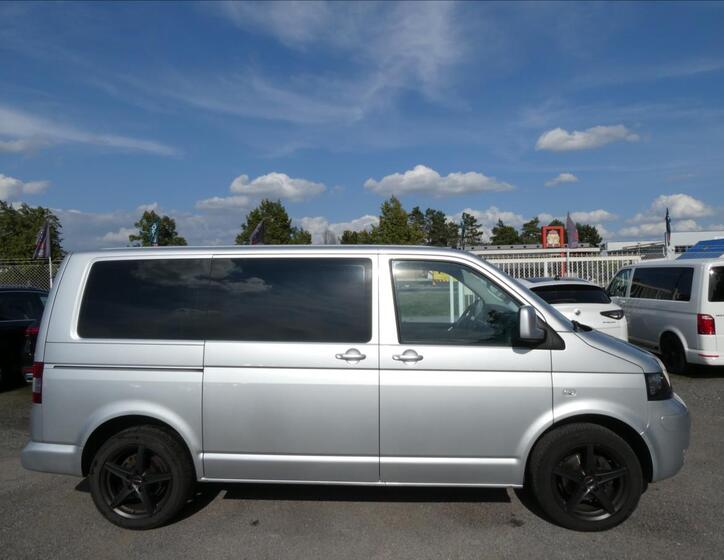 Volkswagen Caravelle 12