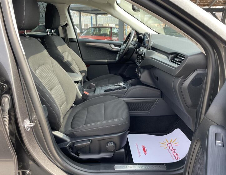 Ford Kuga SUV / Terénní 1,5 l 88 kw