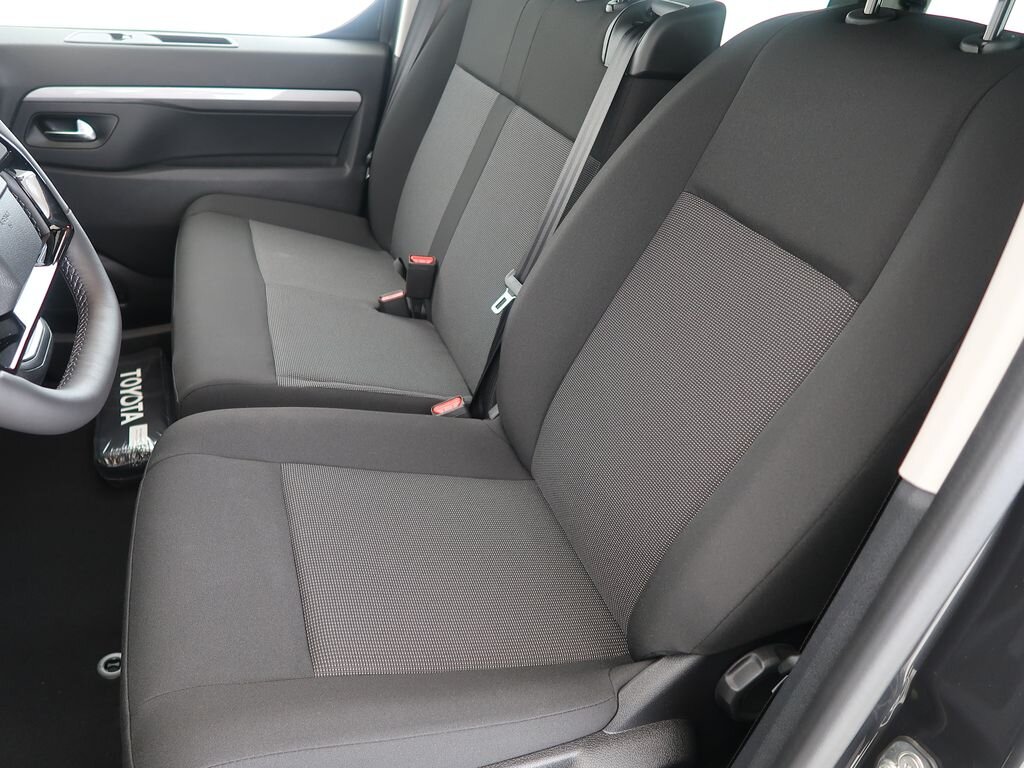 Toyota ProAce Verso VAN / Minibus 2,2 l 0
