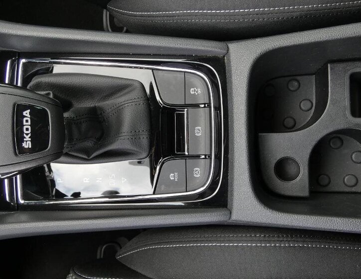 Škoda Karoq SUV / Terénní 1,5 l 110 kw