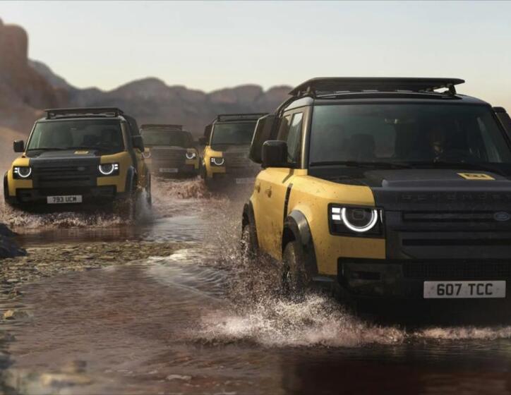 Land Rover Defender 12