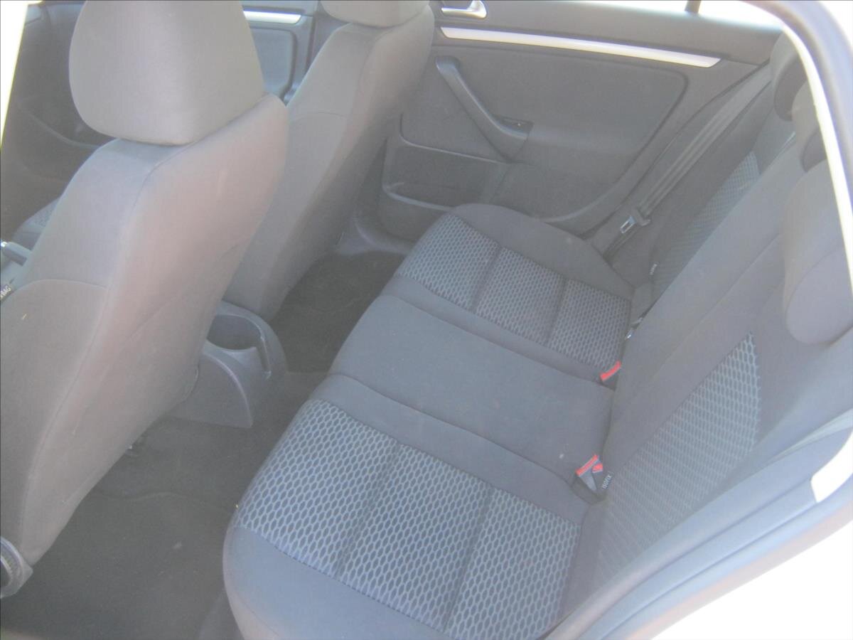 Volkswagen Golf Kombi 1,6 l 77 kw