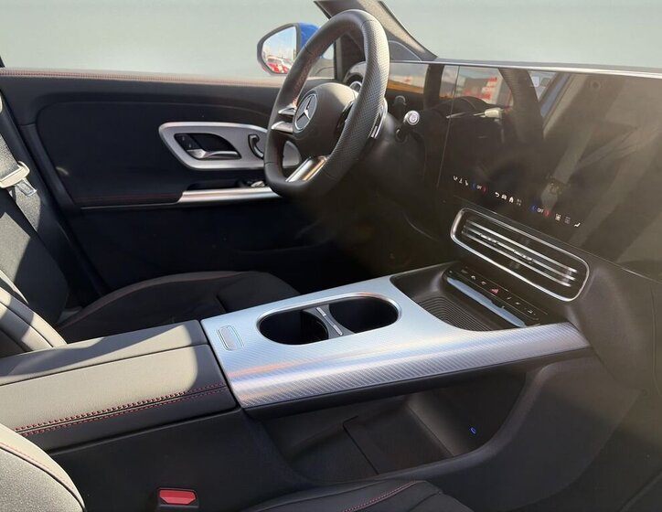 Mercedes-Benz GLB SUV / Terénní 0,0 260 kw