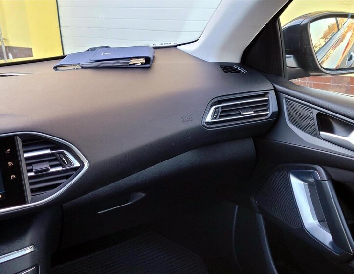 Peugeot 308 Hatchback 1,5 l 75 kw