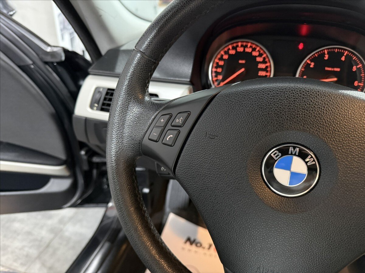 BMW Řada 3 Sedan / Limuzína 2,0 l 105 kw