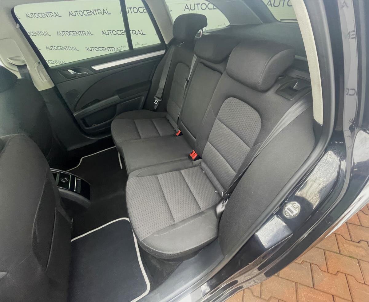 Škoda Superb Kombi 2,0 l 103 kw