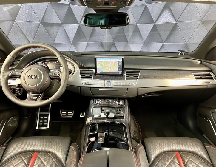 Audi S8 Sedan / Limuzína 4,0 l 382 kw