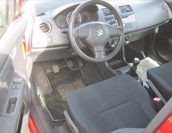 Suzuki Swift Hatchback 1,3 l 67 kw