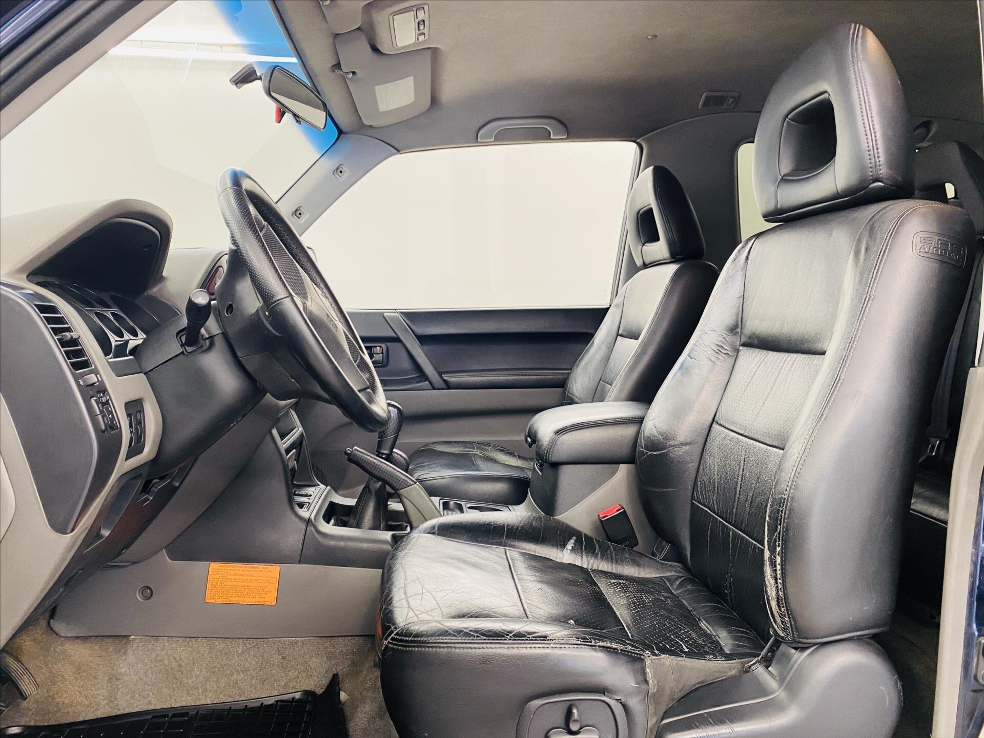 Mitsubishi Pajero SUV / Terénní 2,5 l 85 kw