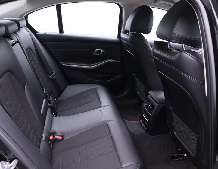 BMW Řada 3 Sedan / Limuzína 2,0 l 140 kw