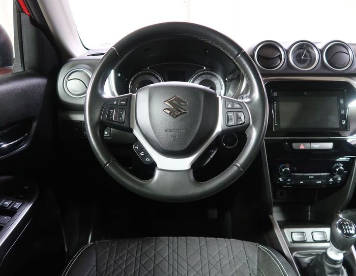Suzuki Vitara 15