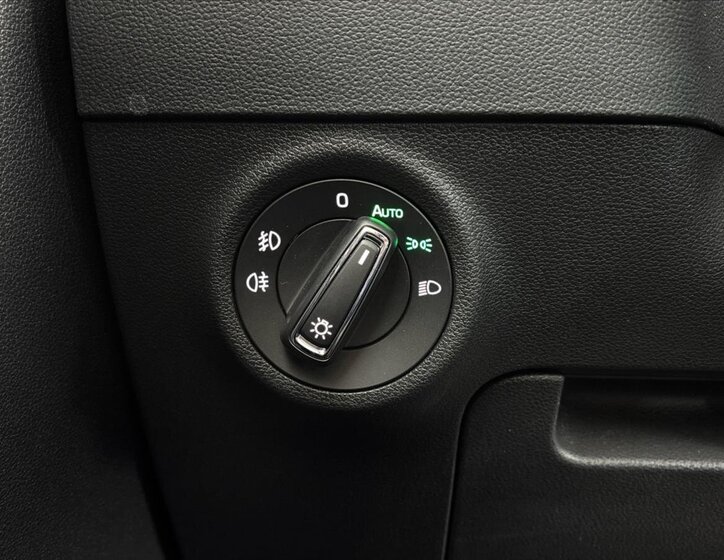 Škoda Karoq SUV / Terénní 1,5 l 110 kw