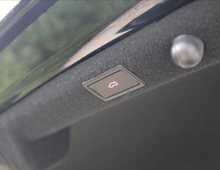 Škoda Superb Sedan / Limuzína 2,0 l 140 kw